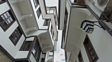 Makedonya geleneksel Ohri evlerde altında hareket