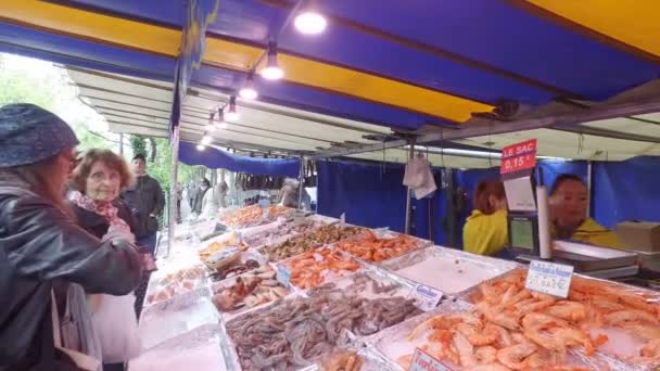 France Paris Circa May 2017 Fresh Fish Sale Sunday Market — Stock Video