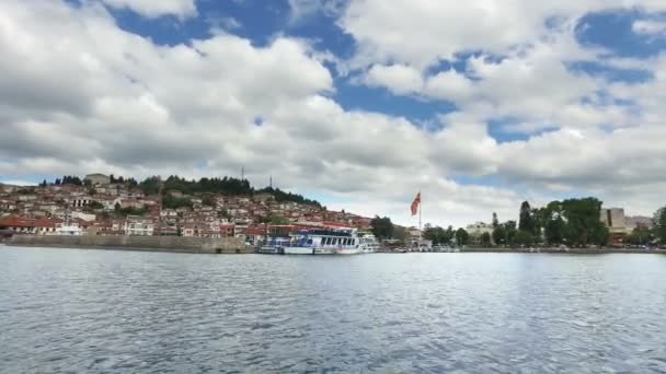 Zobacz Nadmorskiego Miasta Ochryda Jeziora Słynnego Unesco Zabytkowym Centrum Oddzielając — Wideo stockowe