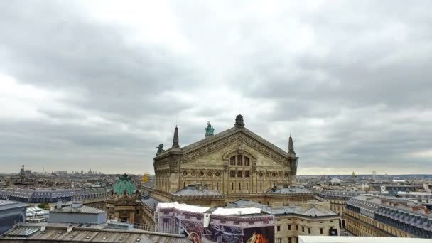 ラファイエットのテラスからパリ オペラ座の建物の表示 — ストック動画