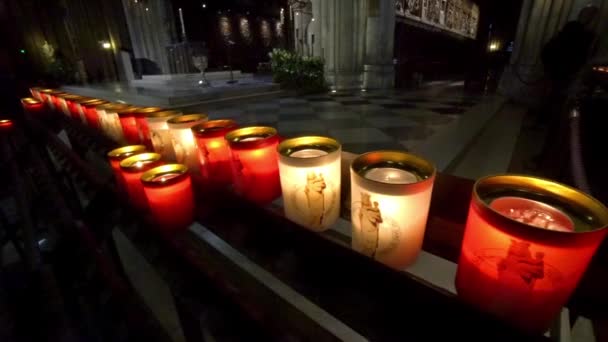 París Francia Circa Jun 2017 Cámara Lenta Velas Encendidas Notre — Vídeos de Stock