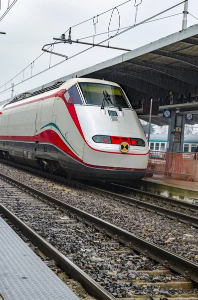 Stazione Ferroviaria Centrale Con Treno Veloce Attesa Sul Binario Mestre — Foto Stock