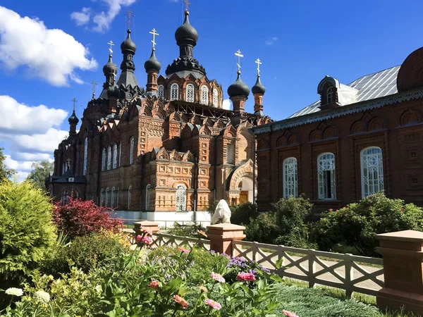 Shamordino Росія Собор Ікони Казанської Божої Матері Монастирі Shamordino — стокове фото
