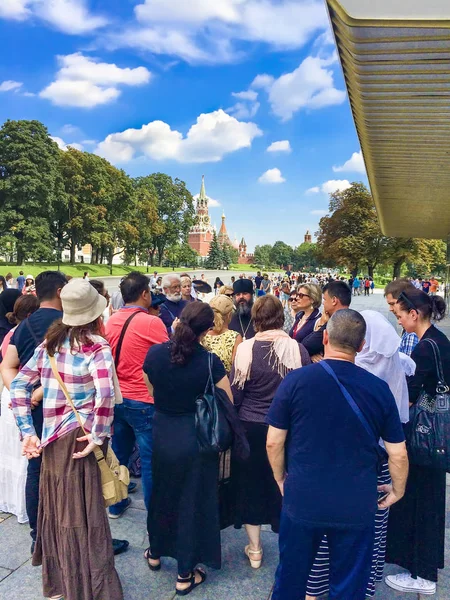 Mosca Russia Circa Agosto 2016 Piazza Rossa Con Turisti Giorno — Foto Stock
