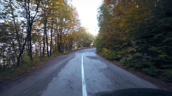 Conducción Carretera Serpenteante Montaña Temporada Otoño —  Fotos de Stock