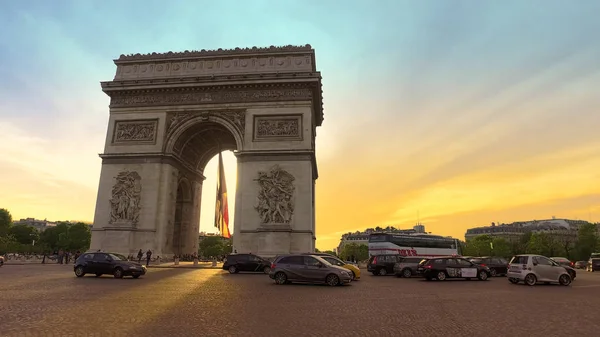 Paris Franciaország 2017 Május Forgalom Közel Arc Triomphe Párizs Naplemente — Stock Fotó