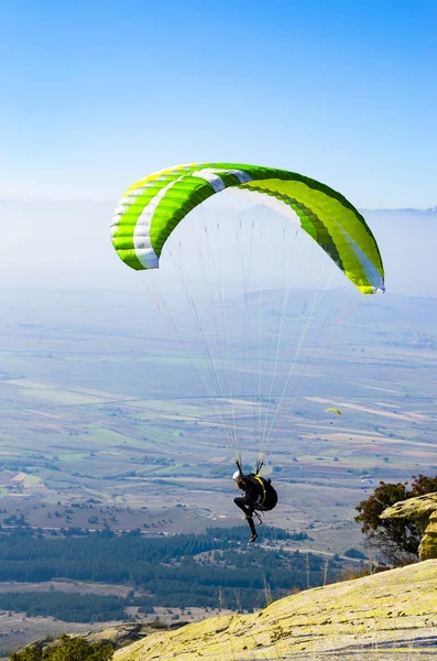 Prilep Macedonia Circa Feb 2017 Extreme Paragliding Man Running Jumping — Stock Photo, Image