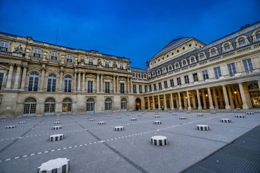 Panoramik manzaralı Palais Royal, Paris, Fransa