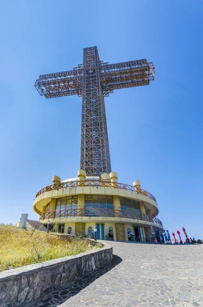 Тисячоліття Хрест Вершині Гори Hill Вище Скоп Македонія — стокове фото