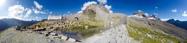 Panorama Jeziora Aln Vittorio Emanuele Schronienie Schronisko Górskie Wyprawy Szczyt — Zdjęcie stockowe
