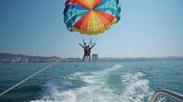 Durres Albanie Circa Aug 2017 Touristes Excités Parachute Dans Ciel — Photo