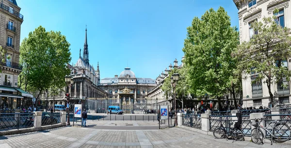 Paris France Circa May 2017 Tourists Front Palais Justice Paris — Stock Photo, Image