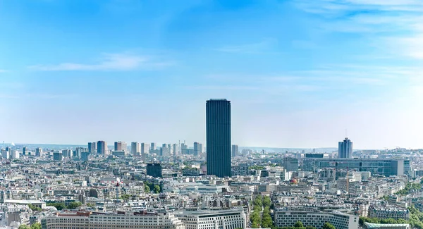 Montpernasse 超高層ビル 晴れた日でパリのスカイラインのパノラマ空撮 — ストック写真