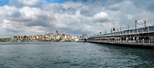 Стамбул Вид Галатский Мост Башню Золотой Рог Турция Людей — стоковое фото