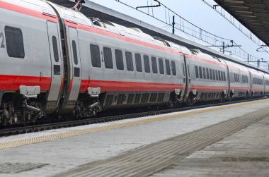 Uzun Frecciarossa (Etr 500) tren istasyonunda Venedik, İtalya