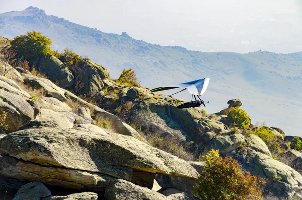 Glider Taking Mountain Rock Morning Light — Stock Photo, Image