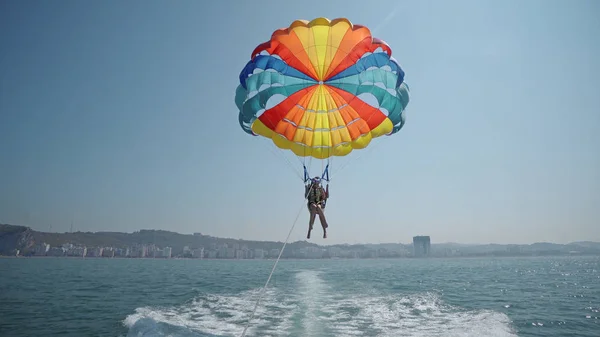 Durres Albânia Circa Aug 2017 Emocionados Turistas Parasailing Alto Céu — Fotografia de Stock