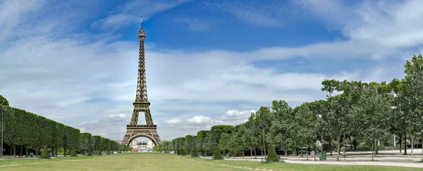 Paris Frankrike Circa Maj 2017 Utsikt Ikoniska Eiffeltornet Dagtid — Stockfoto