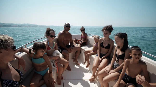 Durres Albania Circa Aug 2017 Tourists Take Ride Tourist Boat — Stock Photo, Image