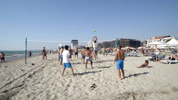 Durres Albania Circa Ago 2017 Gente Activa Juega Voleibol Playa — Foto de Stock