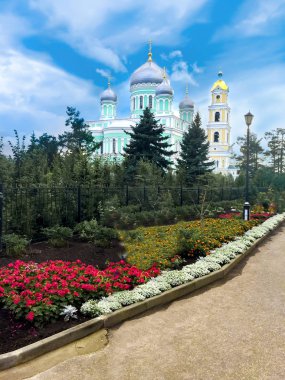 Kutsal Trinity söyle, büyük melek-Diveevo Manastırı çan kulesinde 