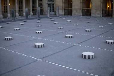 Palais-Royal, geniş görüş aslında Palais-Kardinal denir