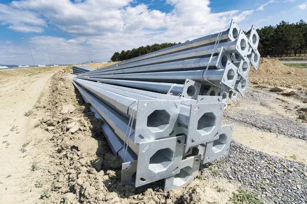 Pilha Tubos Metal Canteiro Obras Fábrica Construção Estradas Postes Luz — Fotografia de Stock