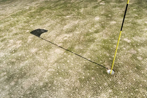 Flagstick Buraco Colocar Verde Campo Golfe — Fotografia de Stock