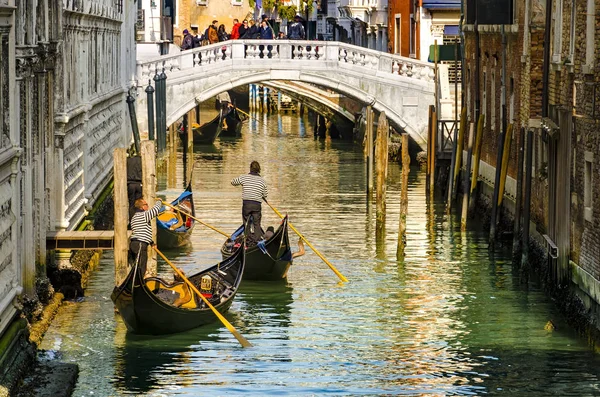 Venedig Italien März 2016 Gondoliere Auf Kanal Venedig Italien Blick — Stockfoto