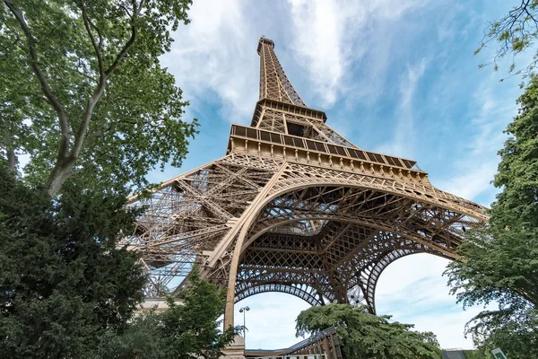 Eiffel Torony Felépítésre Vonatkozó Részletek Ellen Blue Sky — Stock Fotó