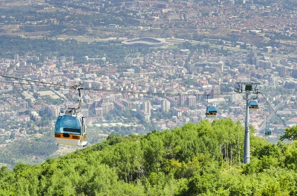 Pemandangan Udara Gerbong Kabel Gunung Vodno Dan Latar Belakang Ibukota — Stok Foto