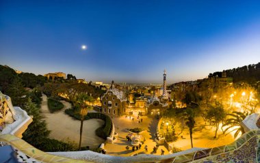 Barselona, İspanya, Twilight Park Guell mimar Antoni Gaudi tarafından panoramik