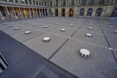 Palais-Royal, geniş görüş aslında Palais-Kardinal denir