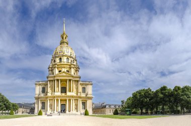 Panorama of Les Invalides is a complex of museums and tomb in Paris, the military history museum of France, and the tomb of Napoleon Bonaparte. At 1860, Napoleon's remains bury in here