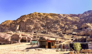 Antik Petra, Jordan taş kayalıklardan oyulmuş konutlar