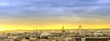 Paris 'in hava manzarası günbatımında gökyüzü manzaralı, Invalides, Pantheon, dönme dolap, Sainte-Chapelle
