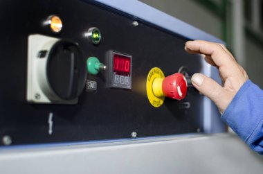 El oin acil durdurma düğmesi hattı düzeneği