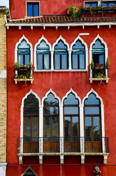 Озил Окна Старом Венецианском Стиле Венеция Италия — стоковое фото