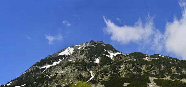 清晨时分的高山 美丽的自然景观 — 图库照片