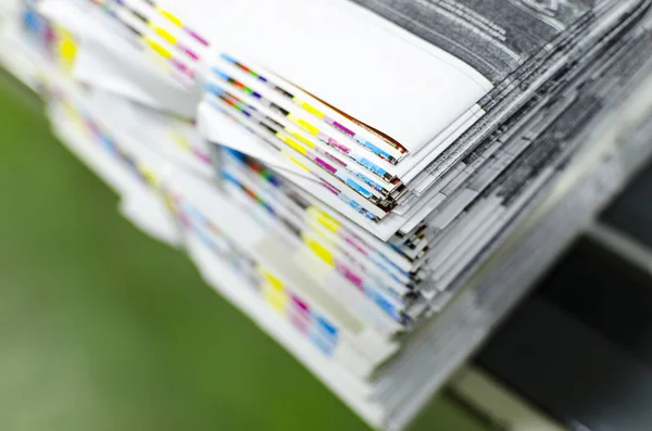 Cmyk Kleur Bars Afgedrukte Vellen Papier — Stockfoto