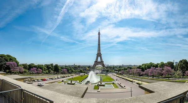 Paris Franciaország Május 2017 Eiffel Torony Trocadero Ágyú Szökőkutak Napsütéses — Stock Fotó