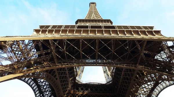 Amazing Cinematic View Parisian Eiffel Tower Daytime — Stock Photo, Image