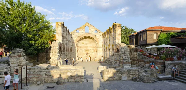 Nessebar Bulgarien Circa Jul 2016 Turister Som Besöker Saint Sofia — Stockfoto