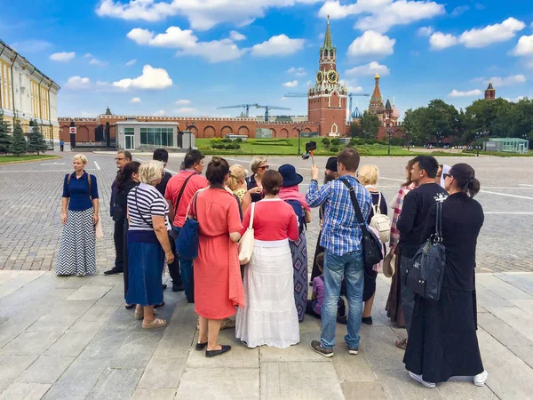 Moskau Russland August 2016 Roter Platz Mit Touristen Tagsüber — Stockfoto