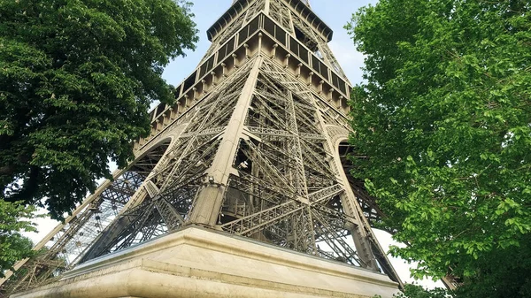 Amazing Cinematic View Parisian Eiffel Tower Daytime — Stock Photo, Image