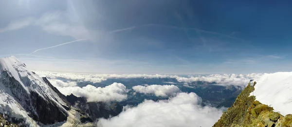 Panoramablick Auf Refuge Gouter Beliebter Ausgangspunkt Für Besteigungsversuche Des Montblanc — Stockfoto