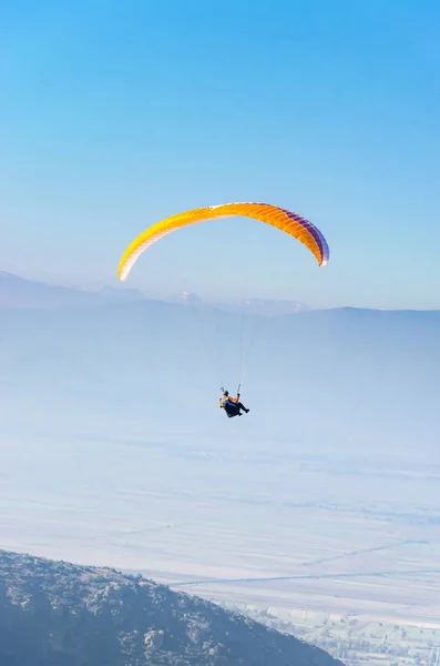 Flying Paraglider Blue Sky Background — Stock Photo, Image