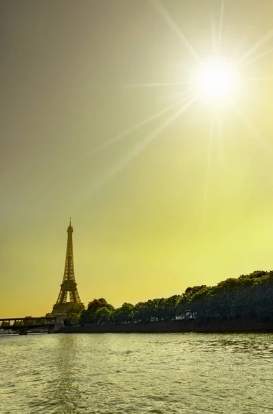 Paris Frankrijk Omstreeks Mei 2017 Uitzicht Iconische Eiffeltoren Sunrise Achtergrond — Stockfoto