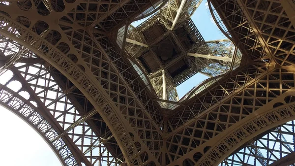 Amazing Cinematic View Parisian Eiffel Tower Daytime — Stock Photo, Image