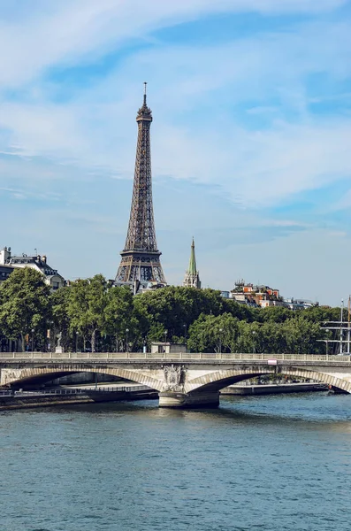 Panorámás Kilátás Nyílik Párizs Eiffel Torony Szajna Folyón Bridge — Stock Fotó
